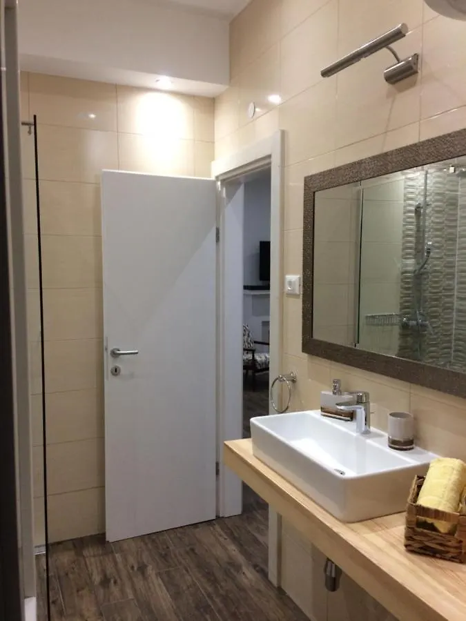 Z&D Apartment プーラ 0*,